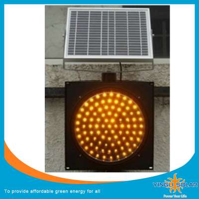 Green Energy Saving Solar Traffic Light